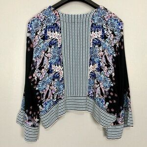 Free People Mix and Match V Neck Cropped Floral Size Small